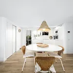 Beachfront Bliss Apt, With Heated Pool, By Oyoostays *
