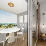 Апартаменты Beachfront Bliss Apt, With Heated Pool, By Oyoostays Торевьиа