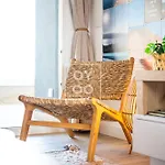 Beachfront Bliss Apt, With Heated Pool, By Oyoostays Торевьиа