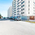 Beachfront Bliss Apt, With Heated Pool, By Oyoostays *