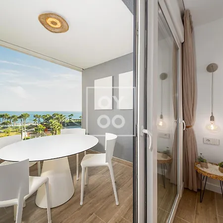Apartmán Beachfront Bliss Apt, With Heated Pool, By Oyoostays Torrevieja