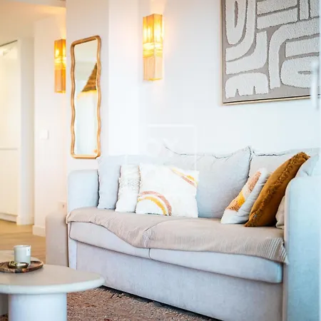 Beachfront Bliss Apt, With Heated Pool, By Oyoostays